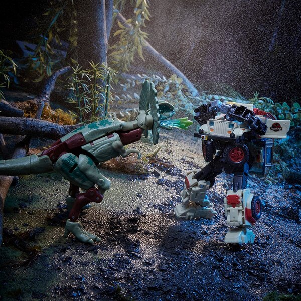 Image Of Dilophocon Vs Autobot JP12 New Transformers X Jurassic Park Collaborative  (18 of 19)